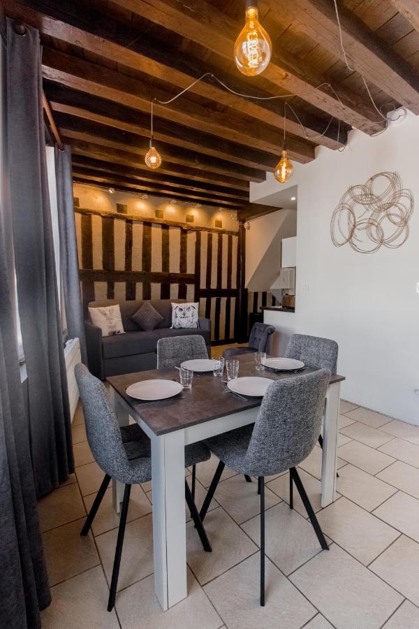 Ferienwohnung Au Bourg Neuf Orléans Exterior foto